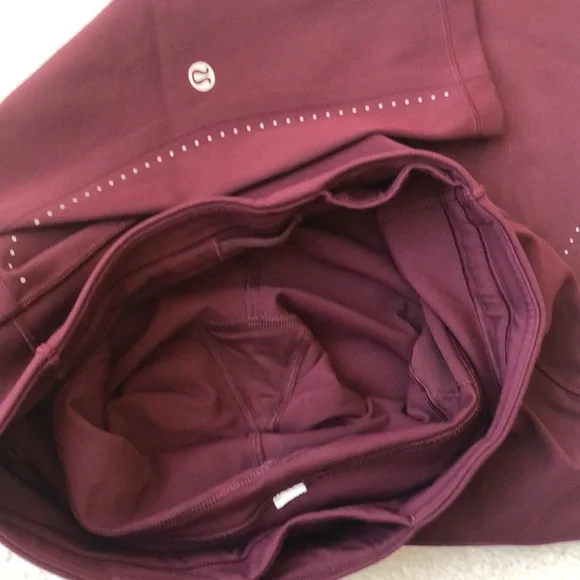 Lululemon Extra Mile Crop (Reflective 23") - Full-On® Luxteme in Garnet, Size 4 - Picture 9 of 16
